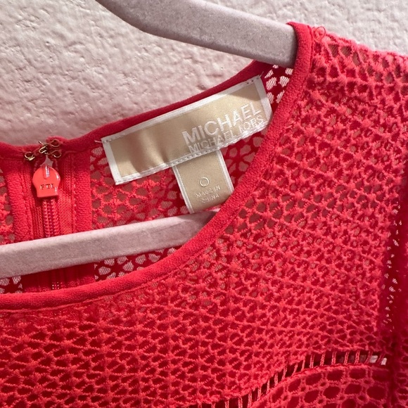 Michael Kors Red Lace Peplum Women’s Top- Size 0 - Picture 3 of 6